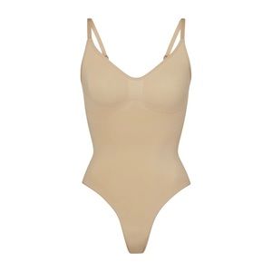 NEW SKIMS sculpting thong bodysuit Clay
